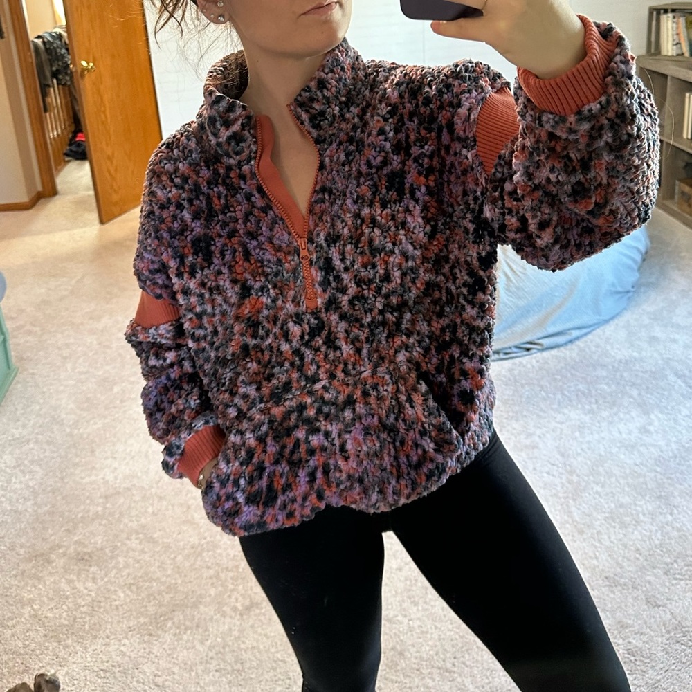Multicolor Fleece Pullover - Picture 4 of 6